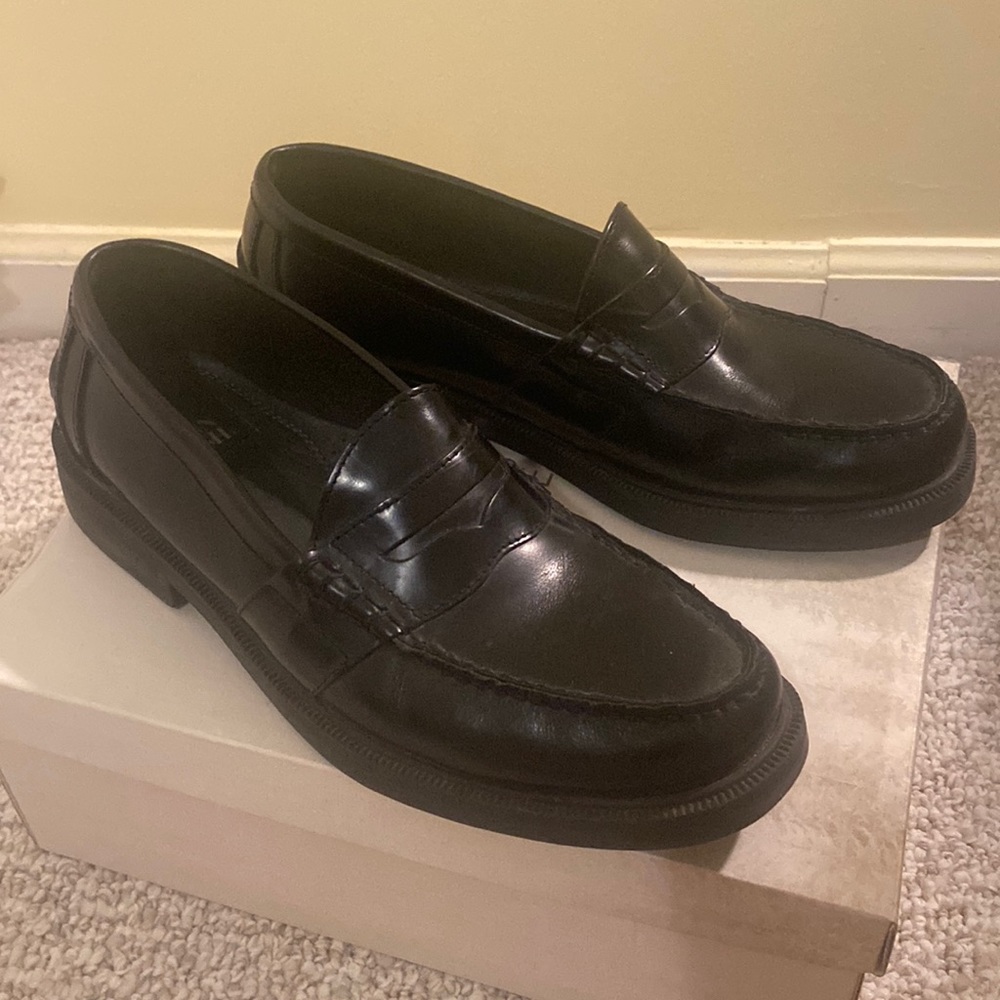 NUNN BUSH black loafers